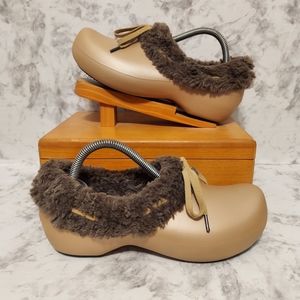 Pre-owned worn 1x 2009 crocs gretel faux fur clogs